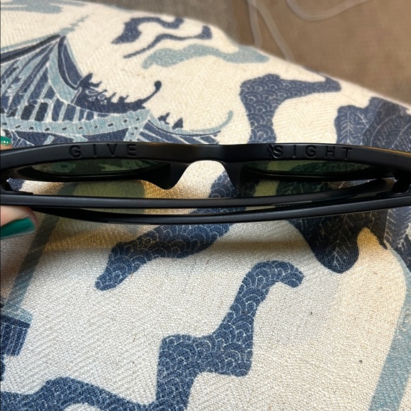 Toms Matte Black Cat-Eye Sunglasses - Picture 3 of 9